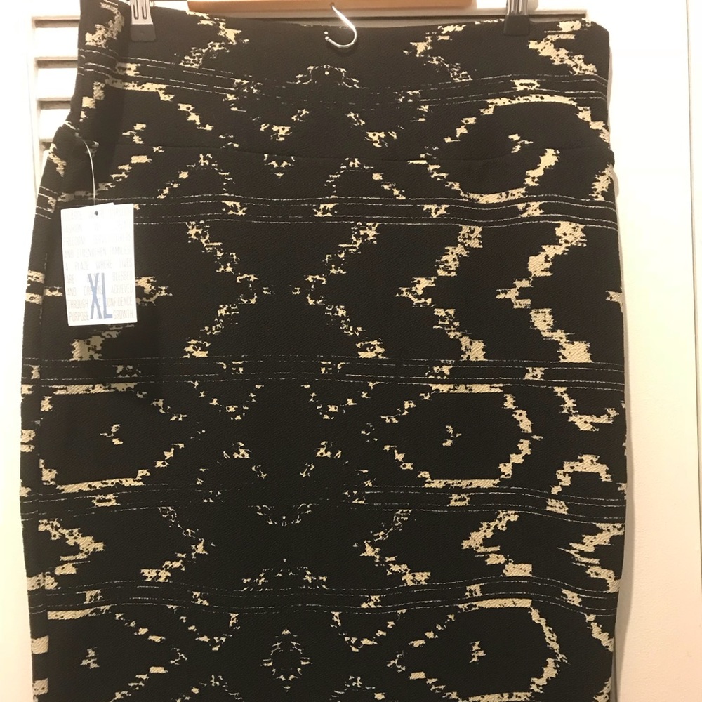 Lularoe Cassie skirt. Size XL NWT